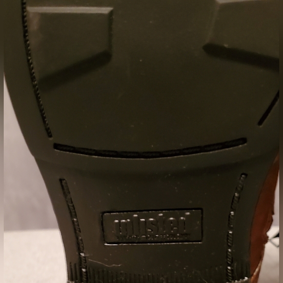 Unlisted by Kenneth Cole men's Wingtip Brogue Boots. New In Box - Picture 5 of 13